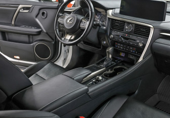 Подержанный автомобиль Lexus RX 2020 года (11 фото)