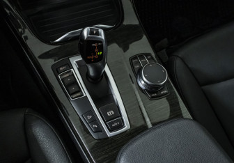 Подержанный автомобиль BMW X3 2016 года (18 фото)