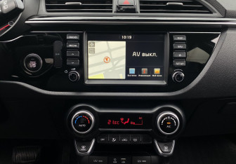 Подержанный автомобиль Kia Rio Hatchback 2019 года (12 фото)