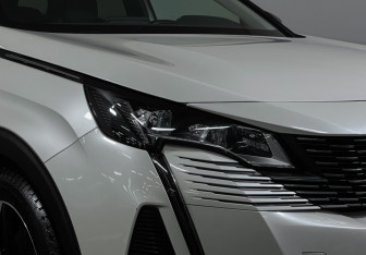Подержанный автомобиль Peugeot 5008 Suv 2021 года (20 фото)