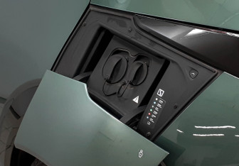Подержанный автомобиль Zeekr X 2023 года (24 фото)