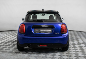 Подержанный автомобиль MINI Hatch 2018 года (6 фото)