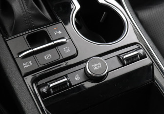 Подержанный автомобиль Kia K5 2021 года (15 фото)