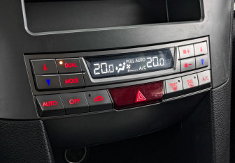 Подержанный автомобиль Subaru Outback Wagon 2011 года (21 фото)