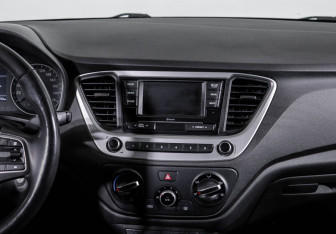 Подержанный автомобиль Hyundai Solaris Sedan 2017 года (13 фото)