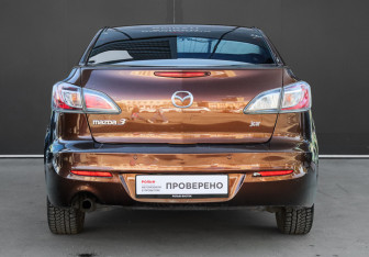 Подержанный автомобиль Mazda 3 Sedan 2011 года (5 фото)