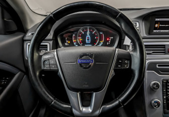 Подержанный автомобиль Volvo XC70 2014 года (22 фото)