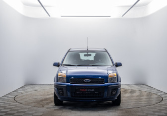 Подержанный автомобиль Ford Fusion 2008 года (2 фото)