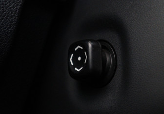 Подержанный автомобиль Lexus ES 2018 года (17 фото)