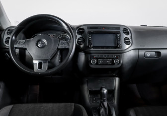 Подержанный автомобиль Volkswagen Tiguan 2012 года (10 фото)