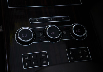 Подержанный автомобиль Land Rover Range Rover 2014 года (15 фото)