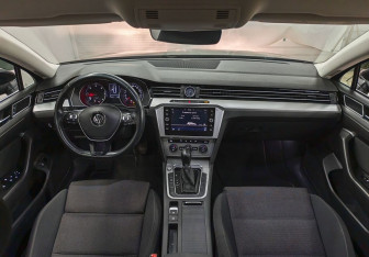 Подержанный автомобиль Volkswagen Passat Wagon 2019 года (11 фото)