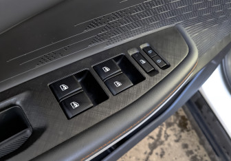 Подержанный автомобиль Changan UNI-V 2024 года (29 фото)