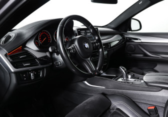 Подержанный автомобиль BMW X6 2018 года (15 фото)