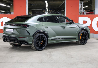 Подержанный автомобиль Lamborghini Urus 2020 года (5 фото)