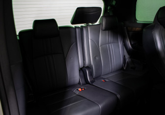 Подержанный автомобиль Toyota Alphard 2019 года (9 фото)