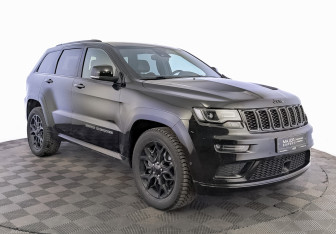 Подержанный автомобиль Jeep Grand Cherokee 2021 года (3 фото)