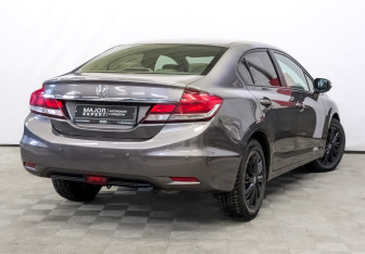 Подержанный автомобиль Honda Civic Sedan 2013 года (5 фото)