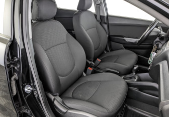 Подержанный автомобиль Kia Rio Hatchback 2017 года (24 фото)