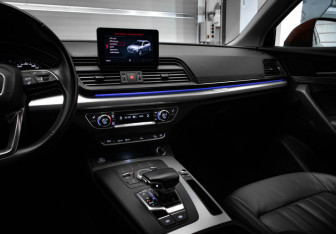 Подержанный автомобиль Audi Q5 2017 года (20 фото)