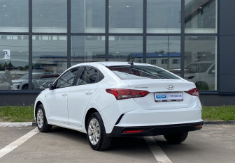 Подержанный автомобиль Hyundai Solaris Sedan 2020 года (7 фото)