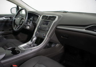 Подержанный автомобиль Ford Mondeo Sedan 2017 года (9 фото)