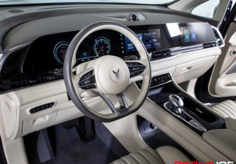 Подержанный автомобиль Voyah Dream 2023 года (31 фото)