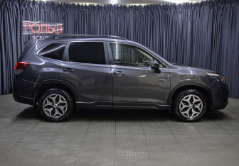 Подержанный автомобиль Subaru Forester Suv 2019 года (4 фото)