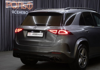Подержанный автомобиль Mercedes-Benz GLE 2019 года (25 фото)