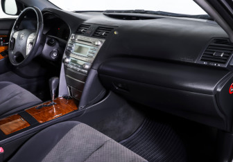 Подержанный автомобиль Toyota Camry Sedan 2007 года (10 фото)