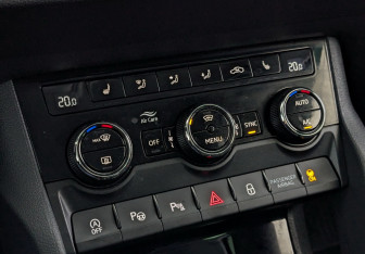 Подержанный автомобиль Skoda Karoq 2020 года (26 фото)