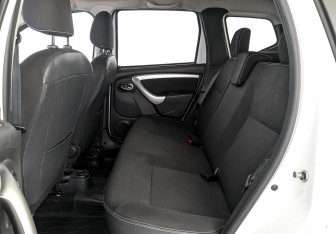 Подержанный автомобиль Nissan Terrano 2020 года (18 фото)