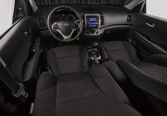 Подержанный автомобиль Hyundai i30 Hatchback 2010 года (14 фото)