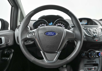 Подержанный автомобиль Ford Fiesta Hatchback 2018 года (6 фото)