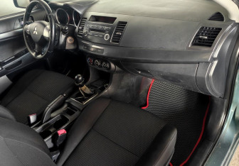 Подержанный автомобиль Mitsubishi Lancer Sedan 2008 года (11 фото)