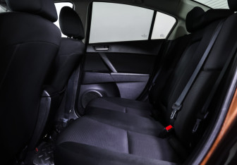 Подержанный автомобиль Mazda 3 Sedan 2012 года (12 фото)