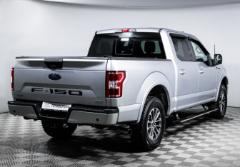 Подержанный автомобиль Ford F-150 2019 года (5 фото)