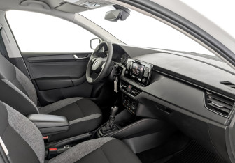 Подержанный автомобиль Skoda Rapid Liftback 2021 года (11 фото)