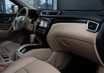 Подержанный автомобиль Nissan X-Trail 2017 года (8 фото)