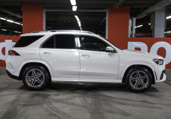 Подержанный автомобиль Mercedes-Benz GLE 2021 года (4 фото)