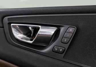 Подержанный автомобиль Volvo XC60 2019 года (16 фото)