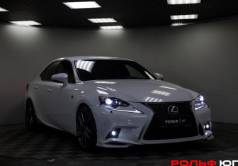 Подержанный автомобиль Lexus IS Sedan 2015 года (16 фото)