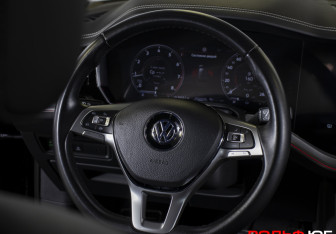 Подержанный автомобиль Volkswagen Touareg 2020 года (17 фото)