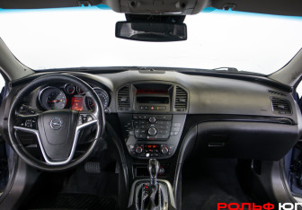 Подержанный автомобиль Opel Insignia Liftback 2010 года (10 фото)
