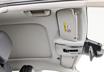 Подержанный автомобиль Hongqi HS3 2024 года (23 фото)