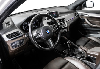 Подержанный автомобиль BMW X2 2018 года (13 фото)