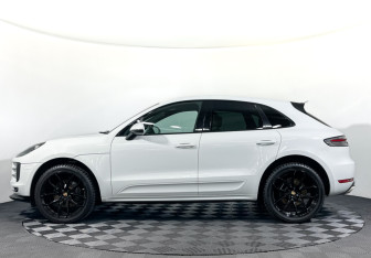 Подержанный автомобиль Porsche Macan 2019 года (8 фото)