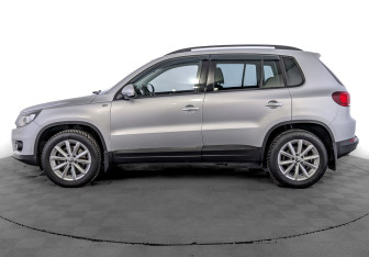 Подержанный автомобиль Volkswagen Tiguan 2016 года (8 фото)
