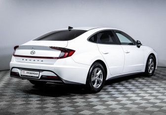 Подержанный автомобиль Hyundai Sonata 2019 года (5 фото)