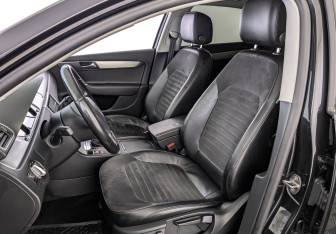 Подержанный автомобиль Volkswagen Passat Sedan 2012 года (20 фото)